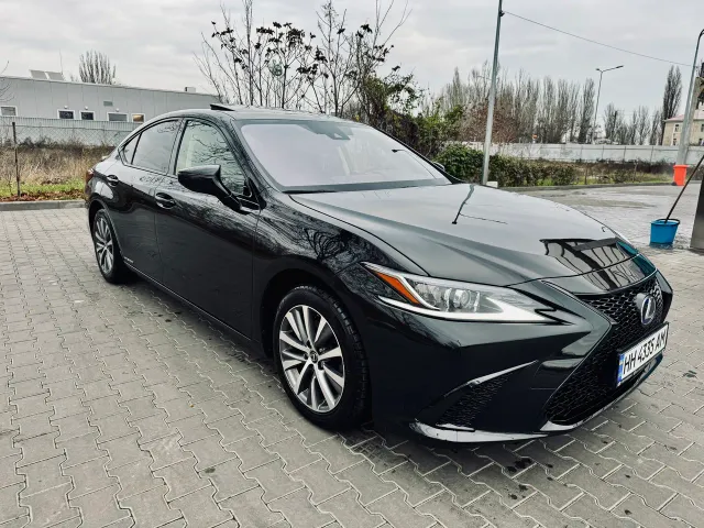 Lexus ES - фото 5