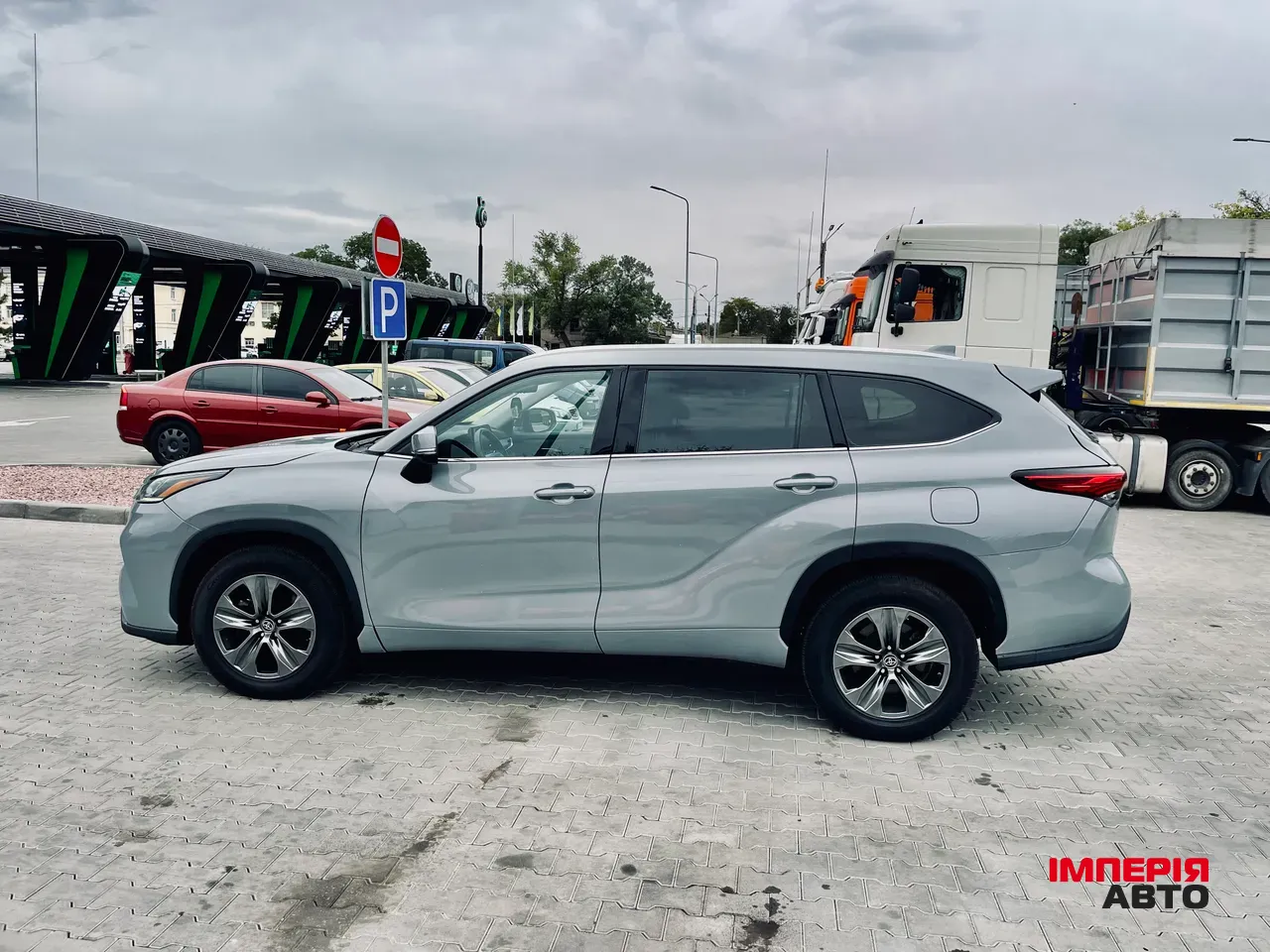 Toyota Highlander - фото 2