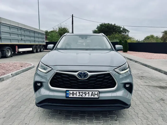 Toyota Highlander - фото 3