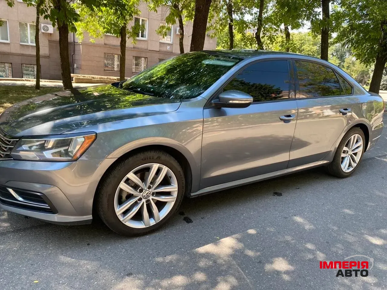 Volkswagen Passat - фото 4