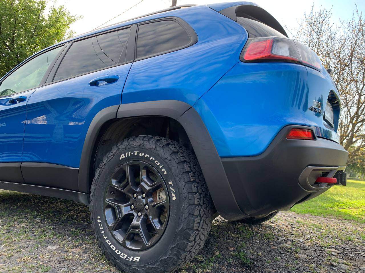 Jeep Cherokee - фото 13