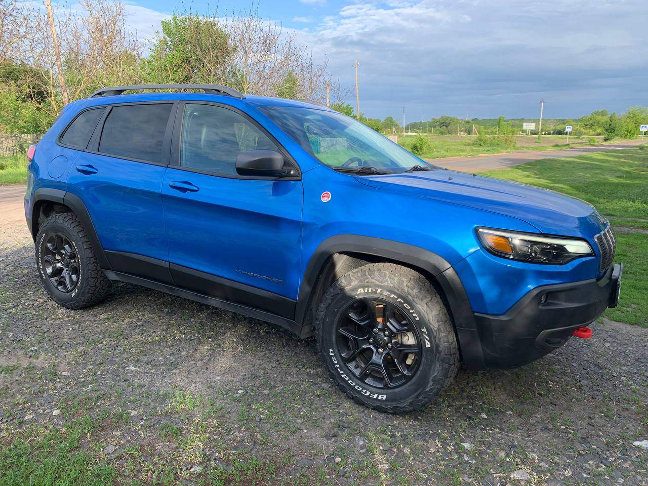 Jeep Cherokee - фото 15