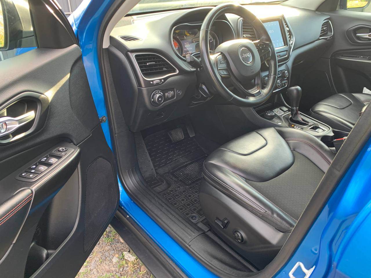 Jeep Cherokee - фото 17