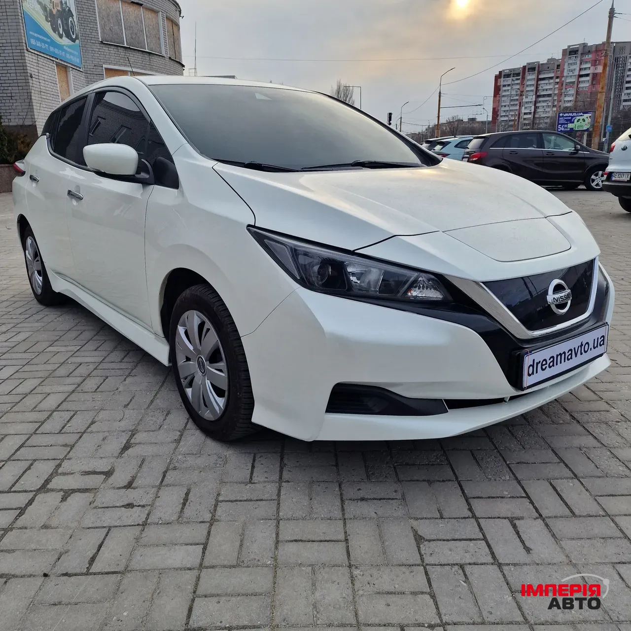 Nissan Leaf - фото 1