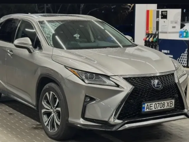 Lexus RX - фото 2