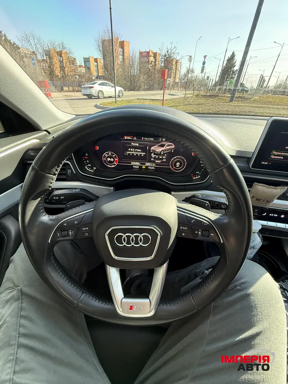 Audi A4 - фото 5