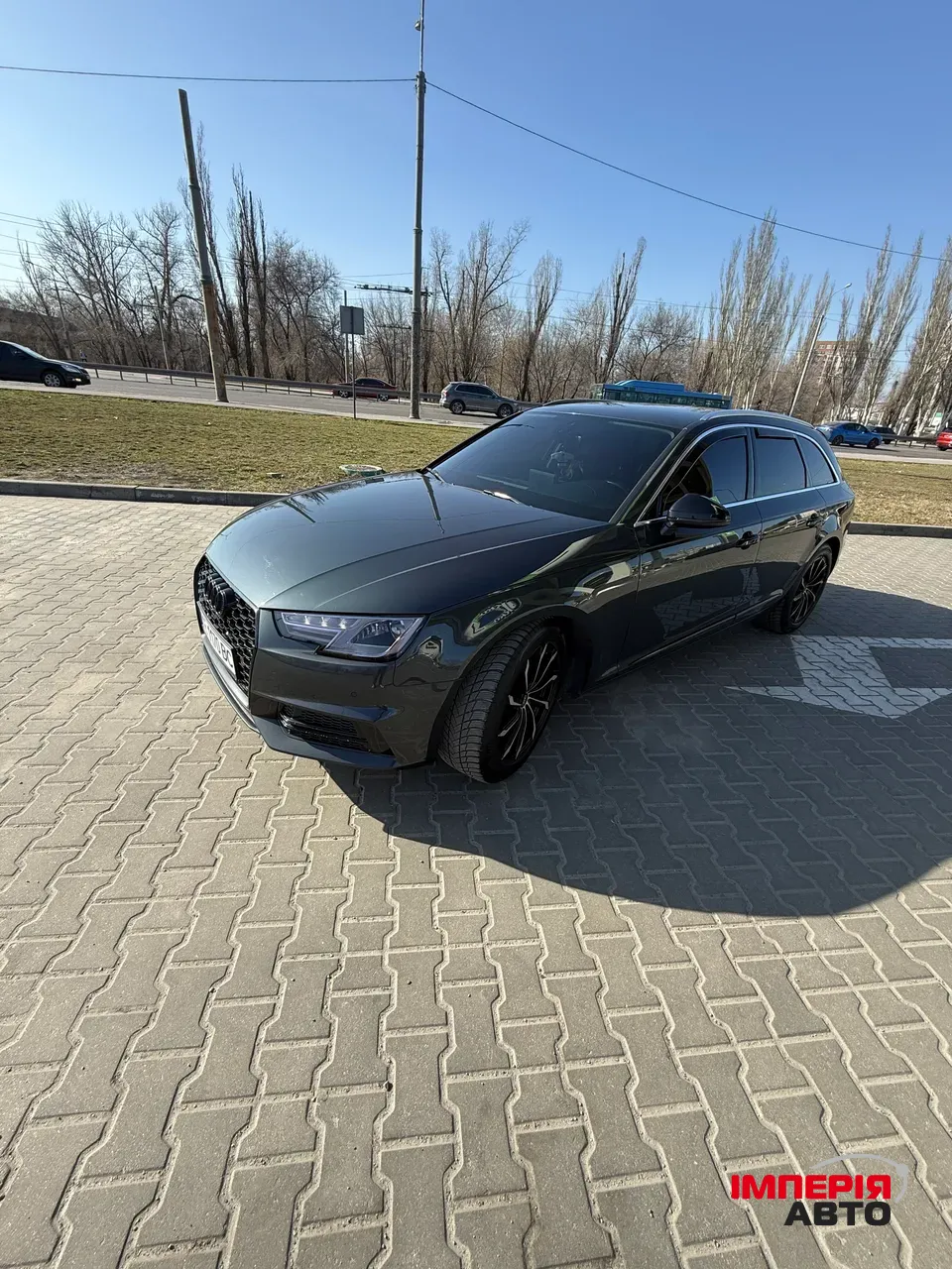 Audi A4 - фото 8