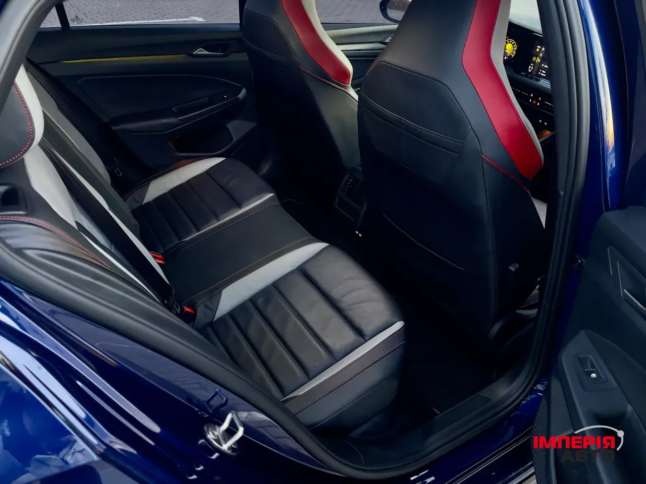 Volkswagen Golf GTI - фото 18