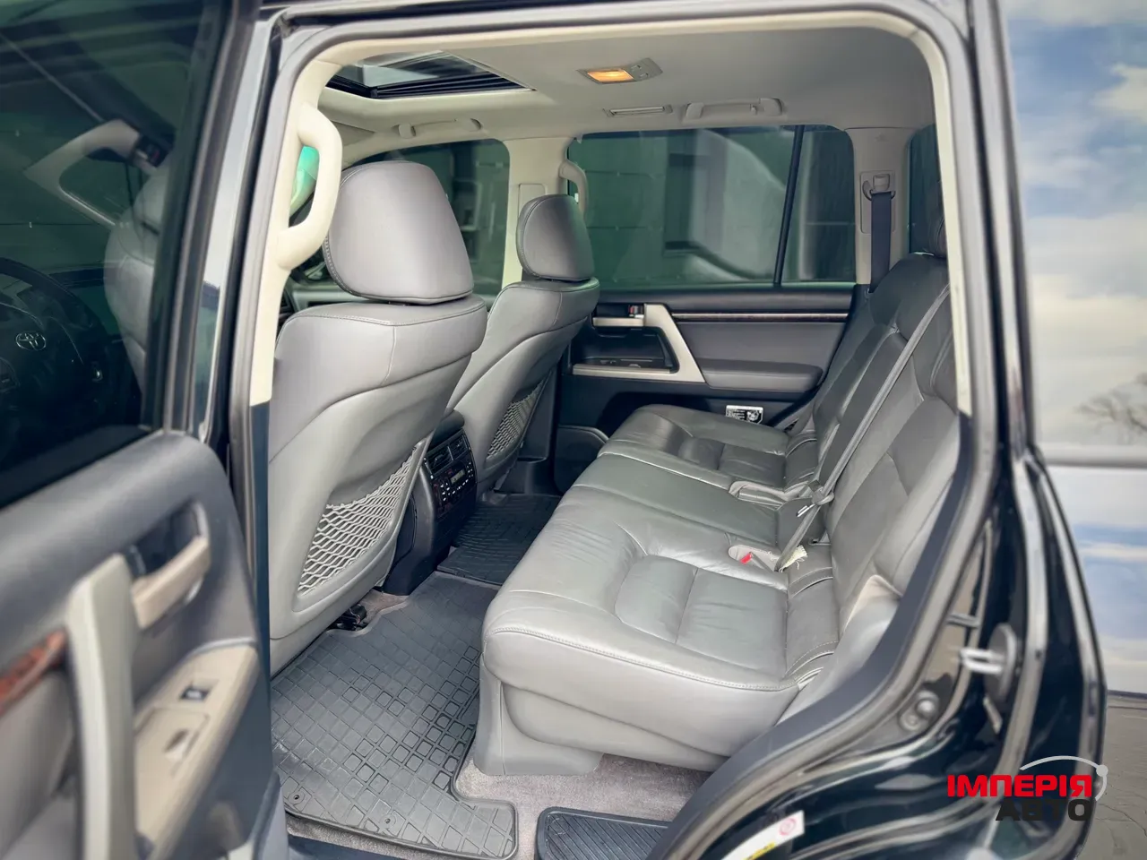 Toyota Land Cruiser - фото 8