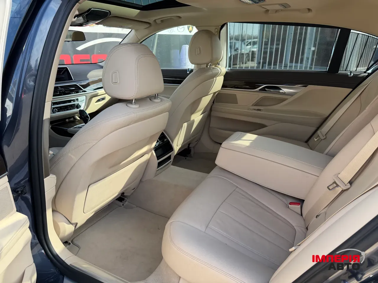 BMW 7 серії - фото 12