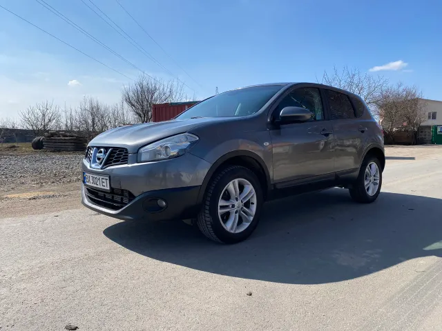 Nissan Qashqai - фото 1