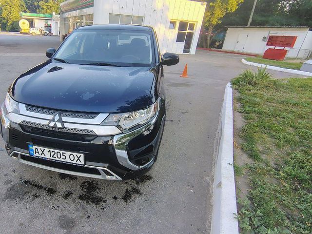 Mitsubishi Outlander 2018, Чугуїв, $15 000 - зображення 1