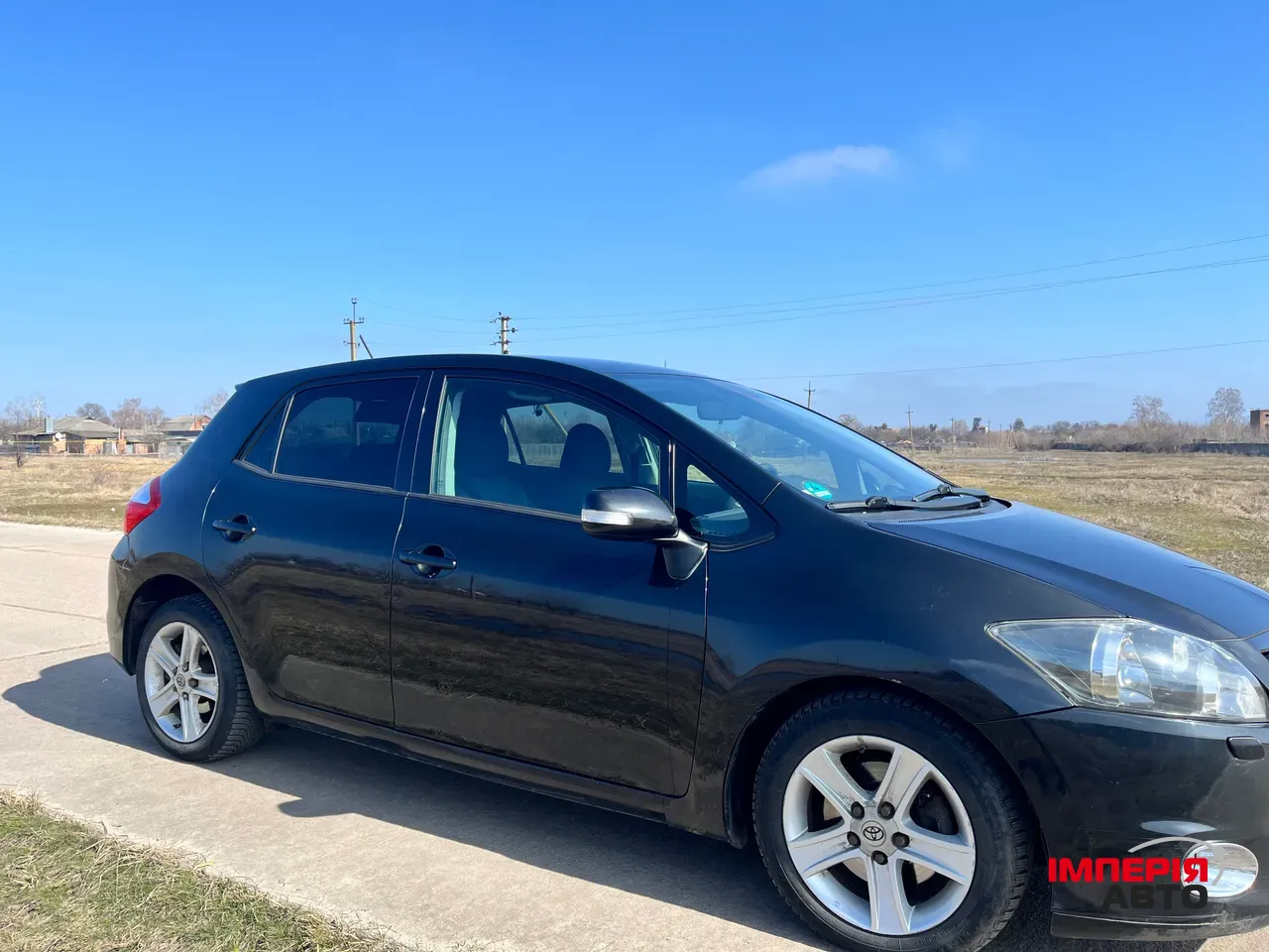 Toyota Auris - фото 4