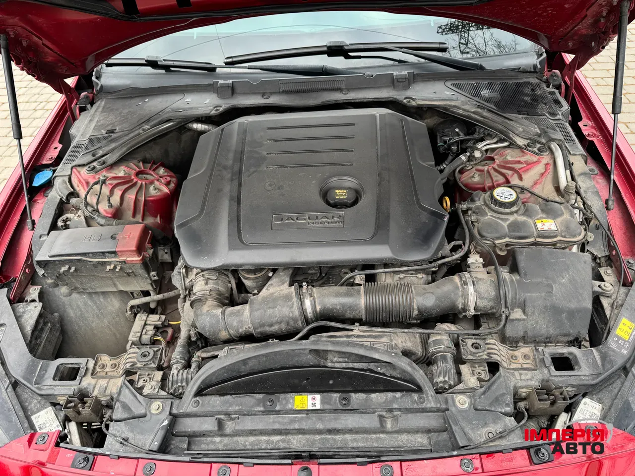 Jaguar XE - фото 35