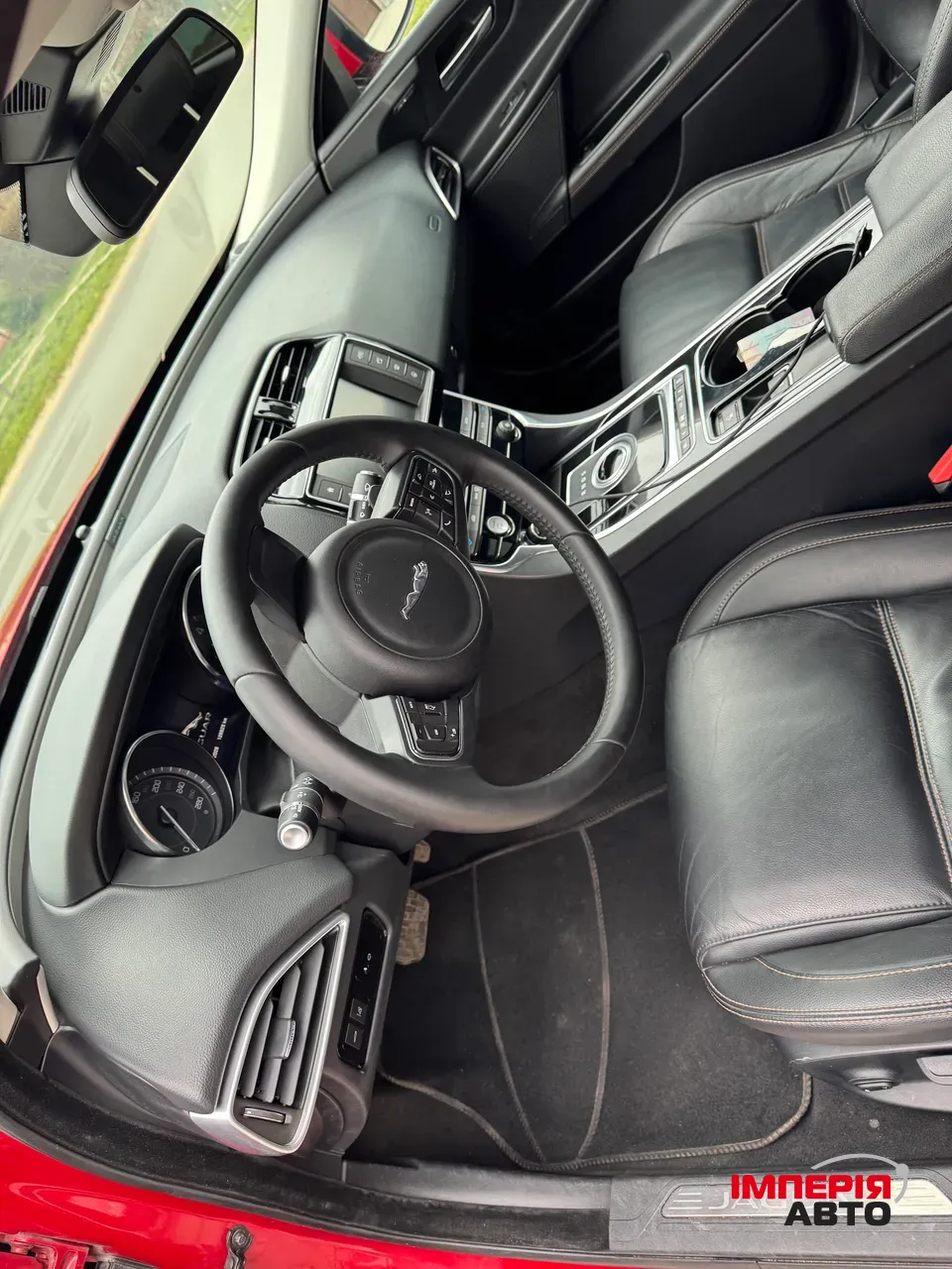 Jaguar XE - фото 18