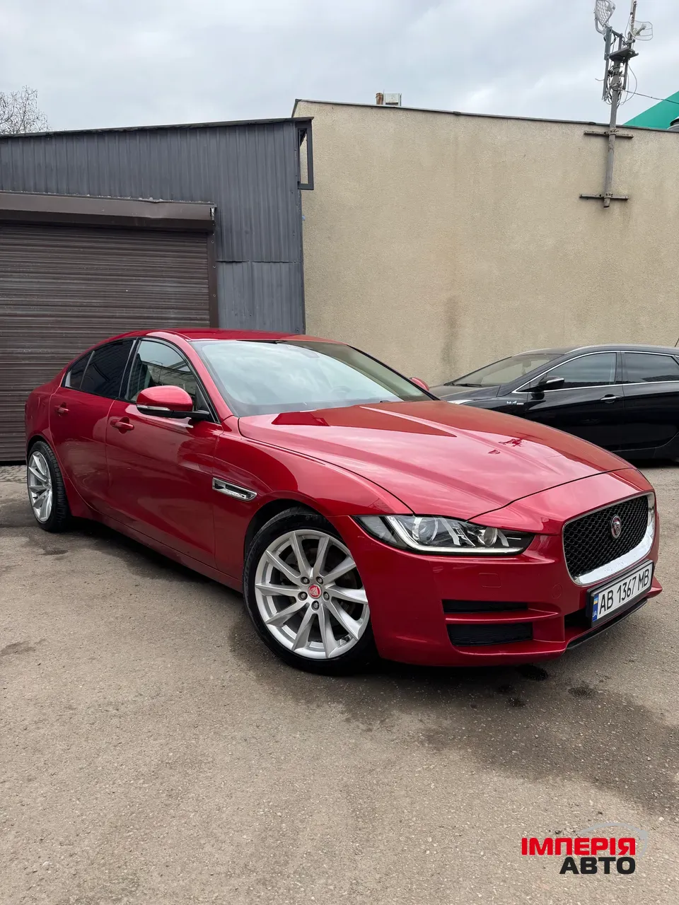 Jaguar XE - фото 1