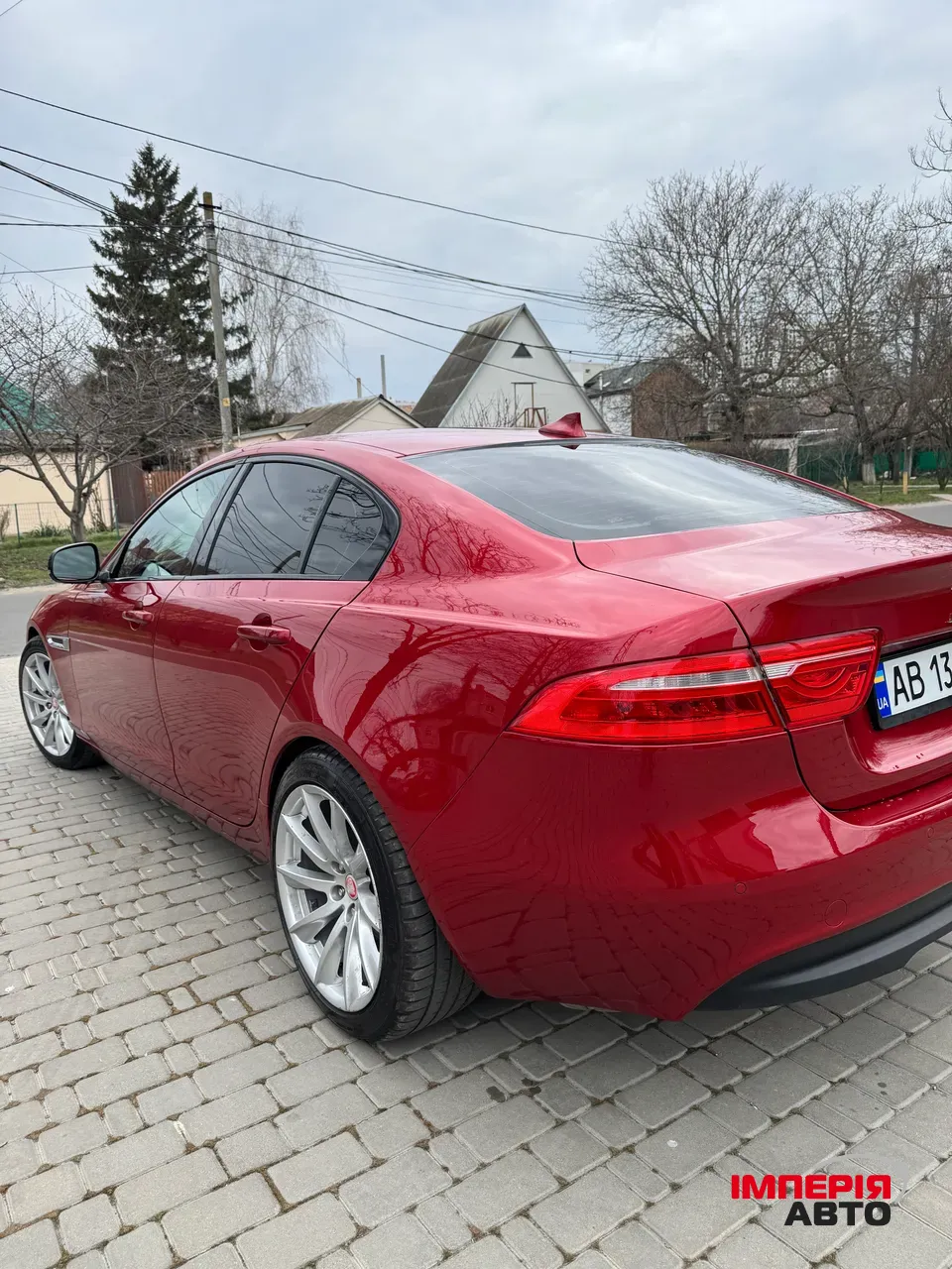 Jaguar XE - фото 6