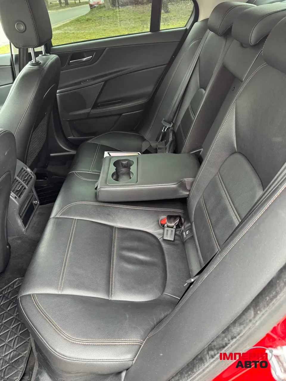 Jaguar XE - фото 24