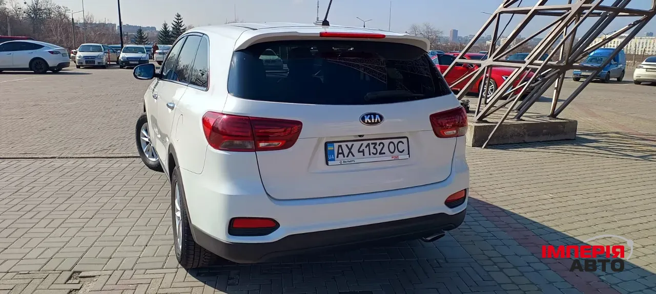 Kia Sorento - фото 5