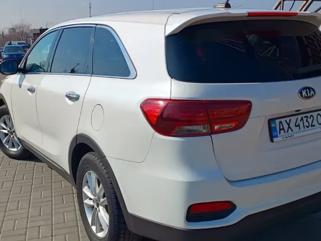 Kia Sorento - фото 4