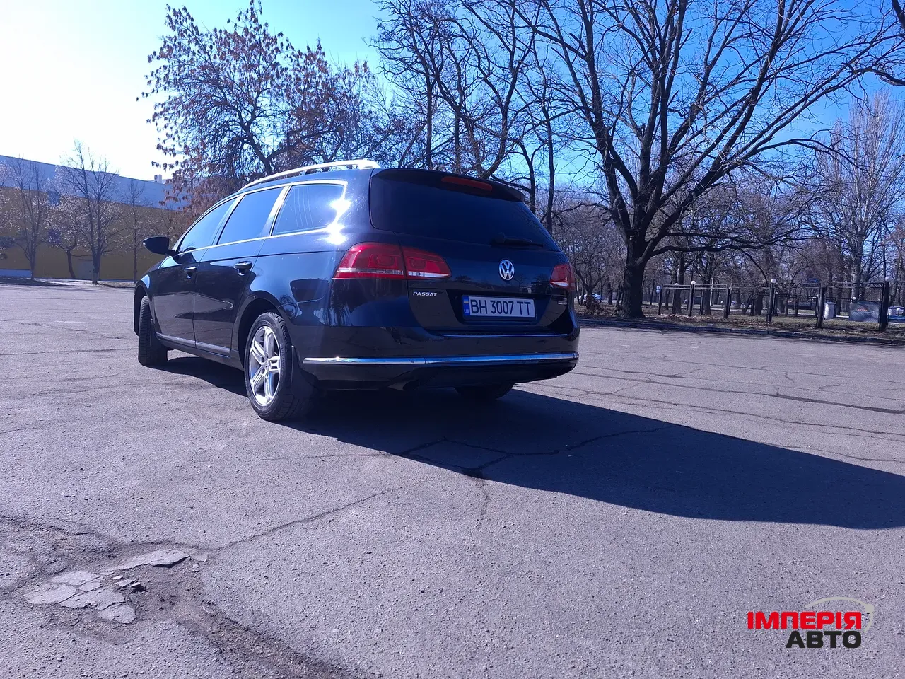 Volkswagen Passat - фото 6