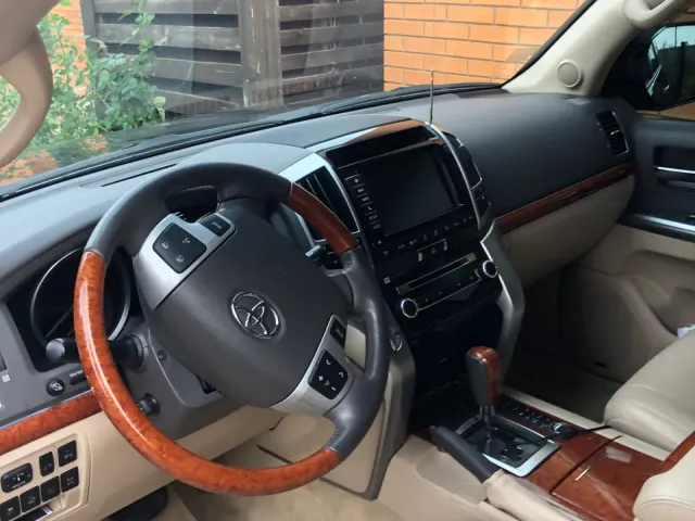 Toyota Land Cruiser - фото 3