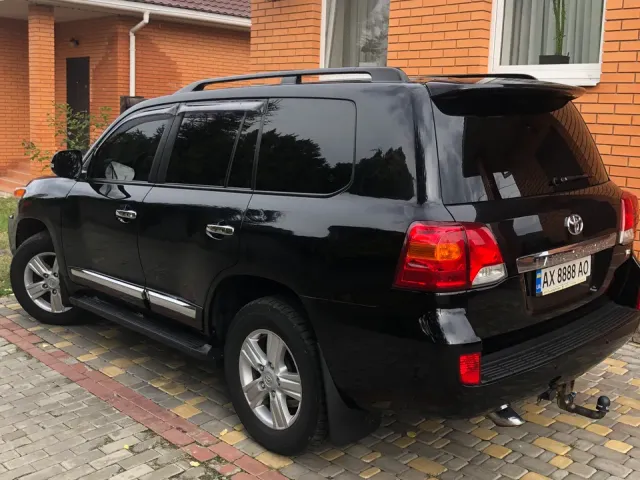 Toyota Land Cruiser - фото 2