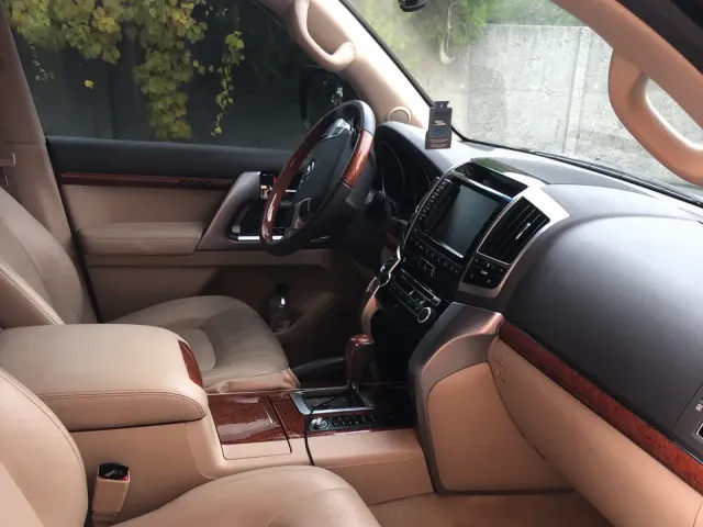 Toyota Land Cruiser - фото 5