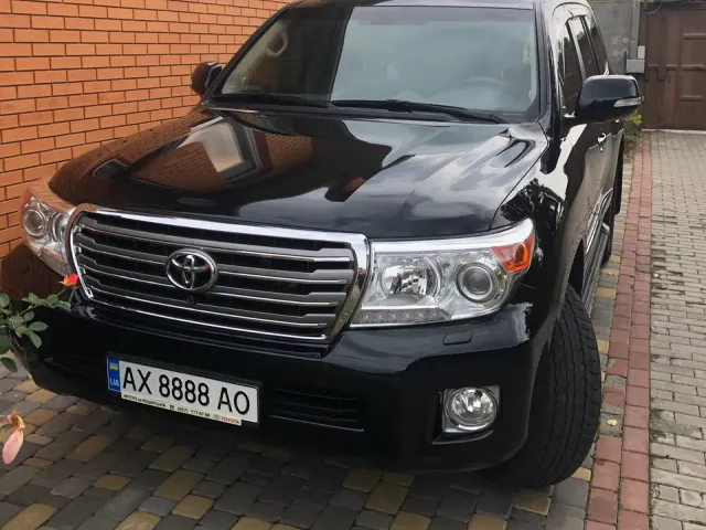 Toyota Land Cruiser - фото 1