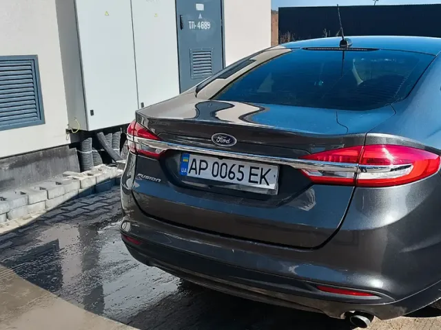 Ford Fusion USA - фото 1