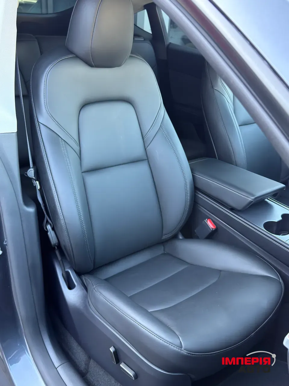 Tesla Model Y - фото 14