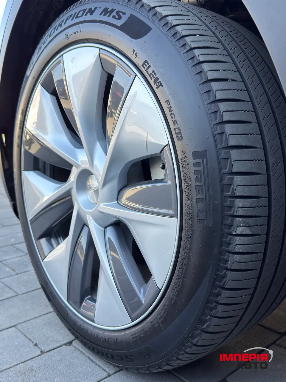 Tesla Model Y - фото 41