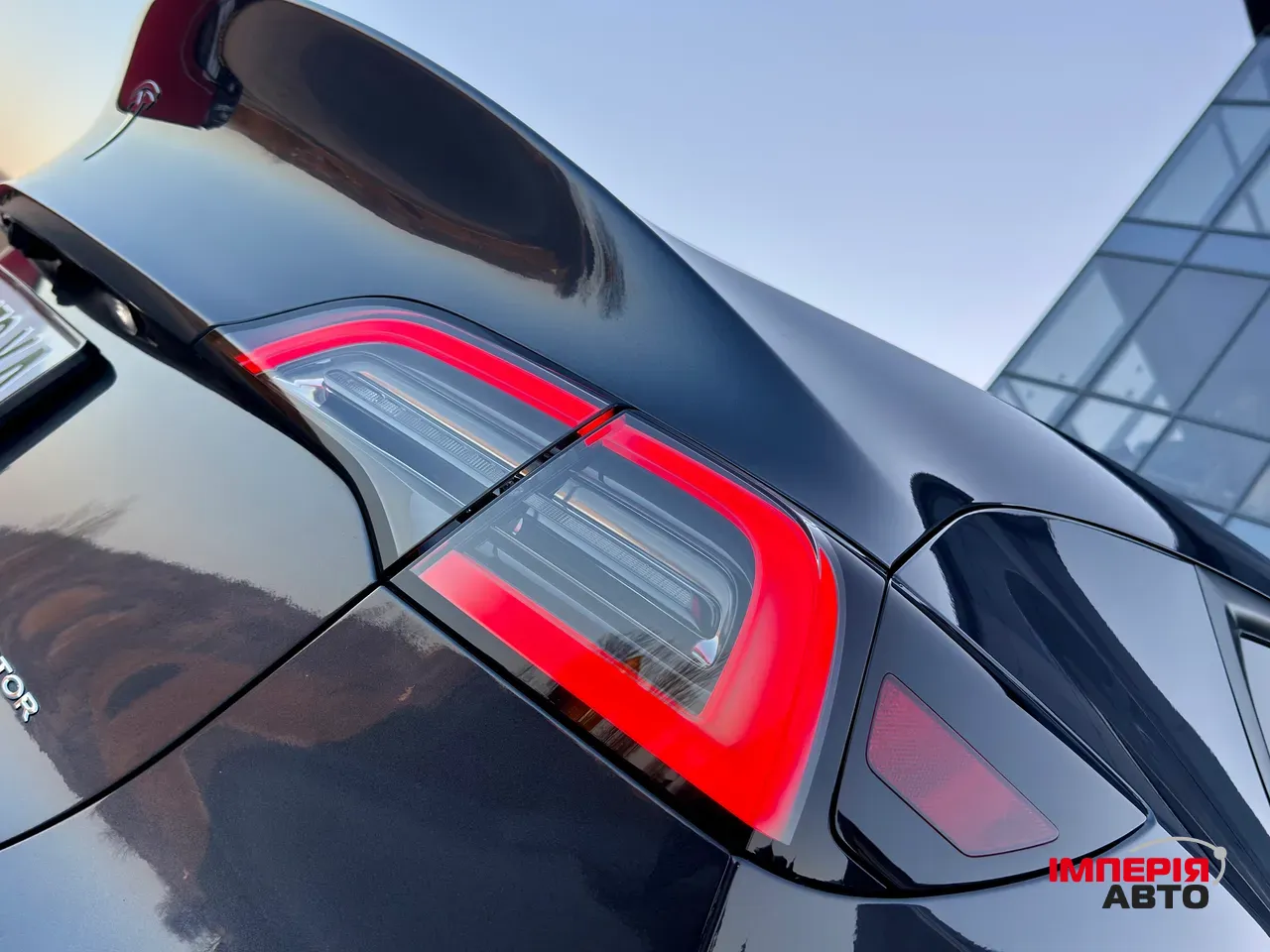 Tesla Model Y - фото 10