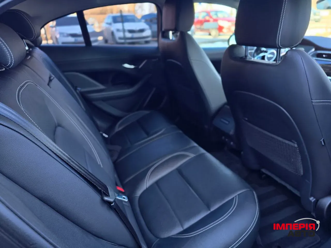 Jaguar I-Pace - фото 13