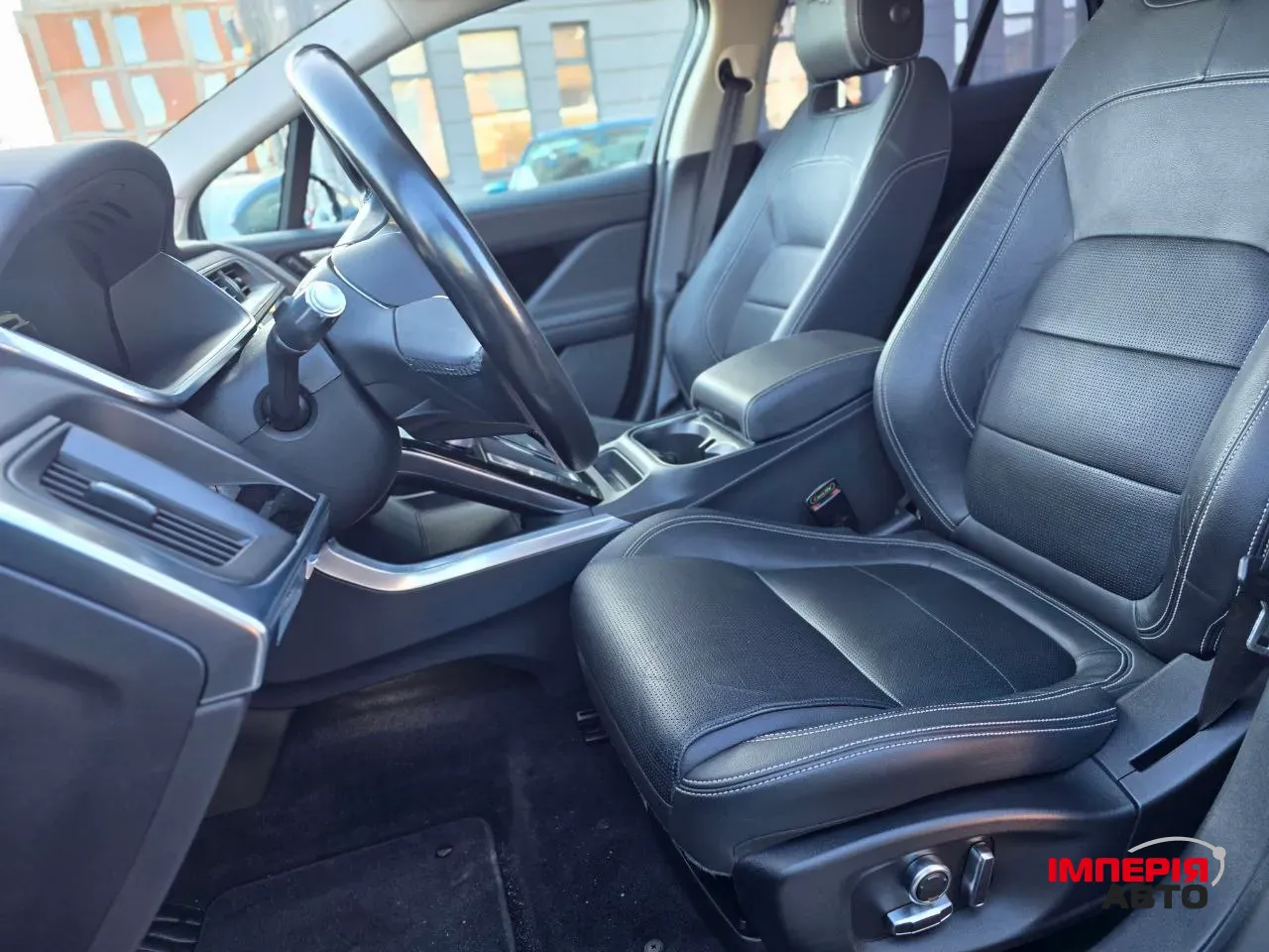 Jaguar I-Pace - фото 18