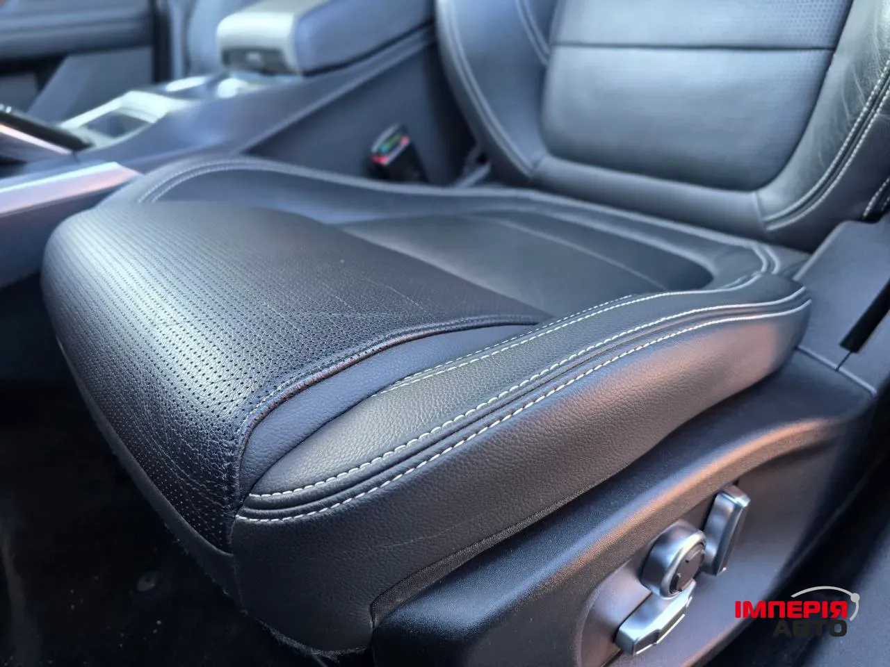 Jaguar I-Pace - фото 30