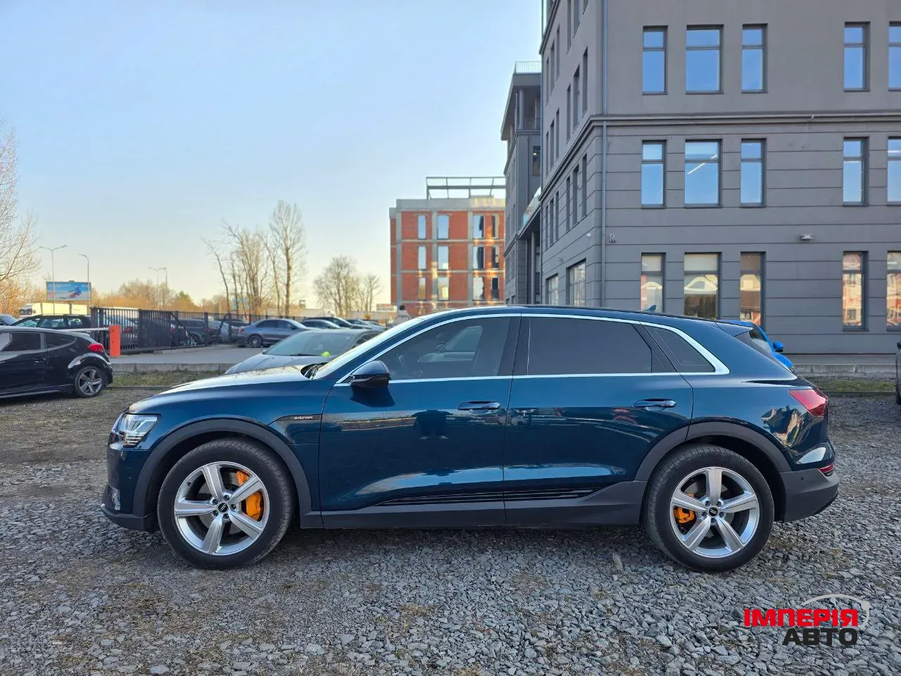 Audi e-tron - фото 4