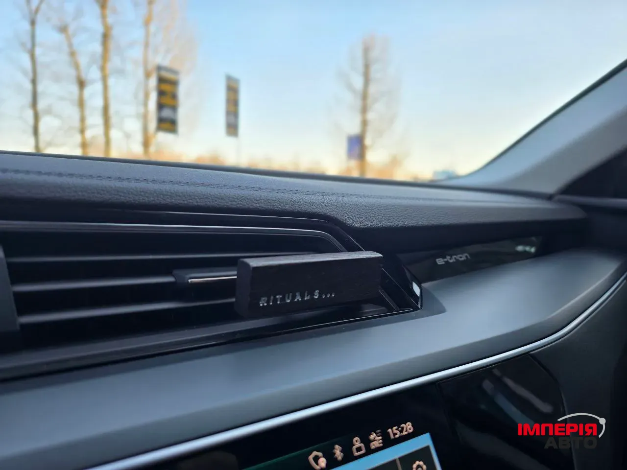 Audi e-tron - фото 15