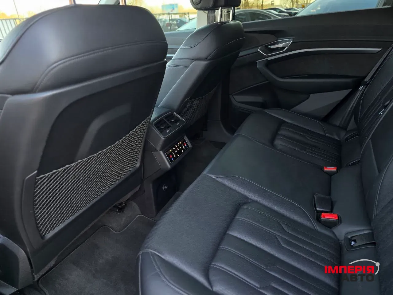 Audi e-tron - фото 26