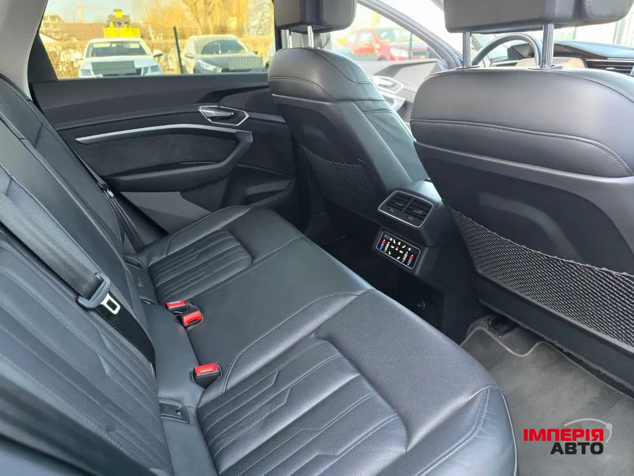 Audi e-tron - фото 37