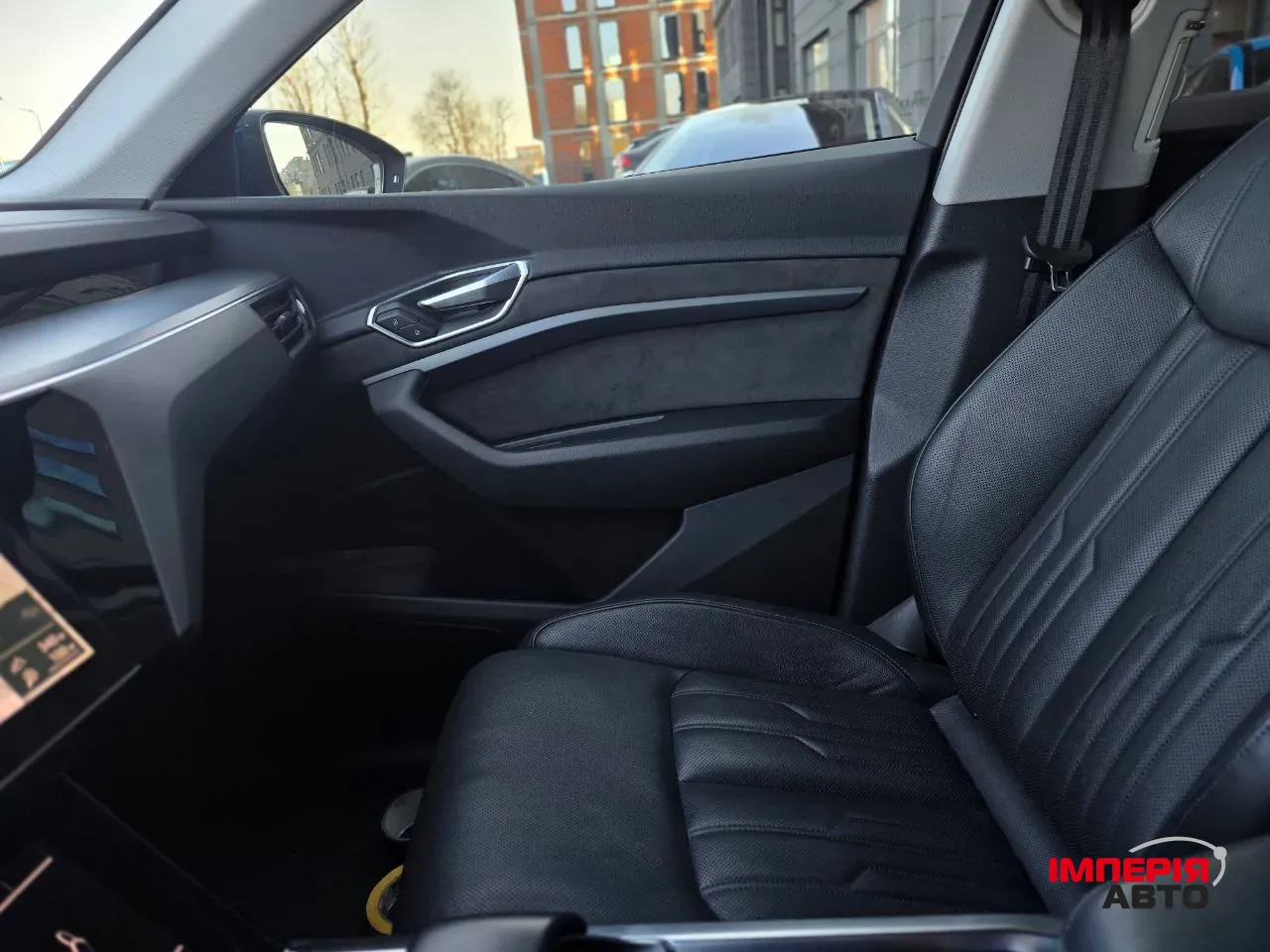 Audi e-tron - фото 13