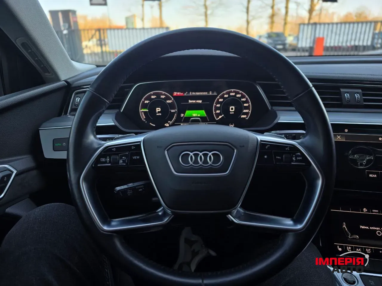 Audi e-tron - фото 11