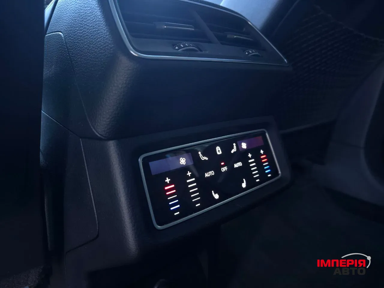 Audi e-tron - фото 24