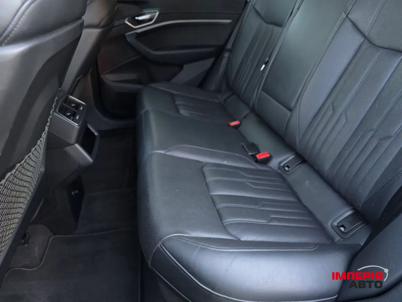 Audi e-tron - фото 34