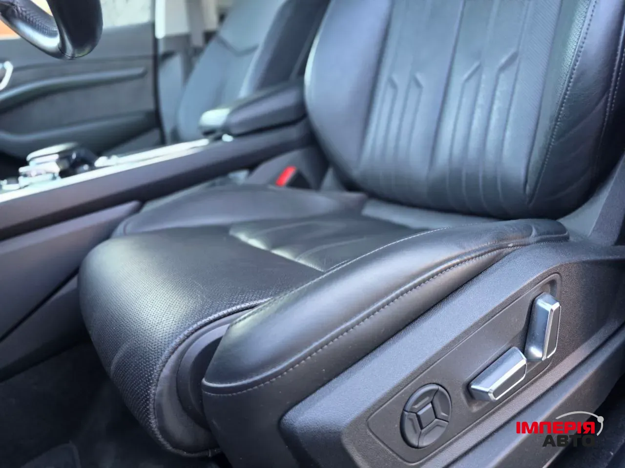 Audi e-tron - фото 17