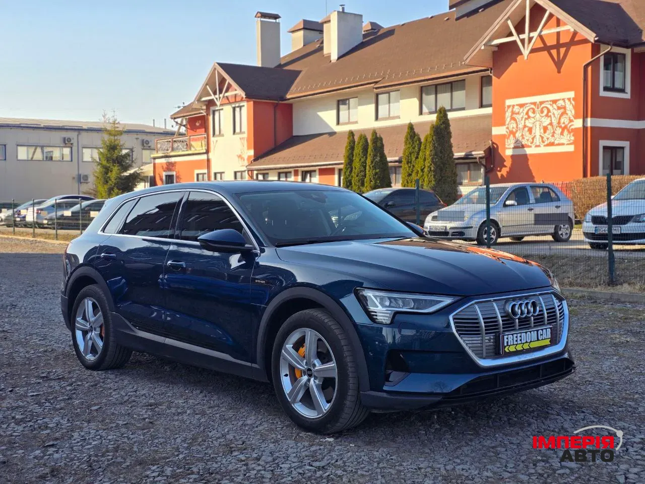 Audi e-tron - фото 1