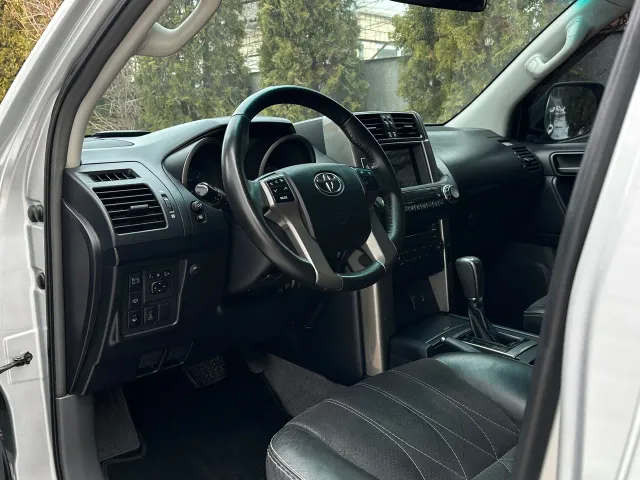 Toyota Land Cruiser Prado - фото 4
