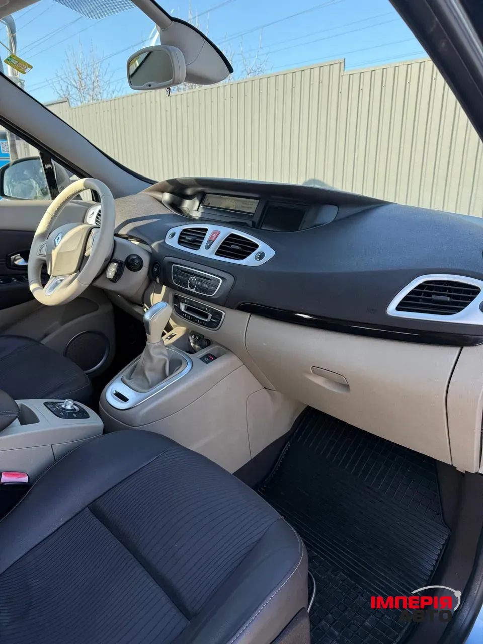 Renault Scenic - фото 10