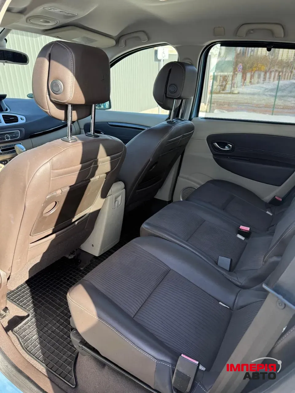 Renault Scenic - фото 12