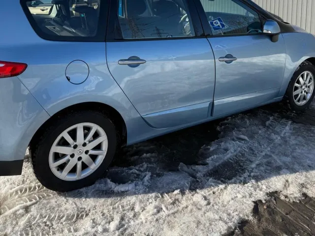 Renault Scenic - фото 2